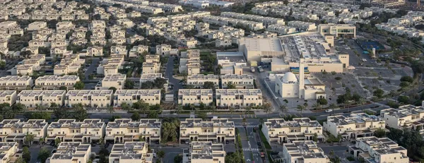 Al Furjan: community buildings and surroundings