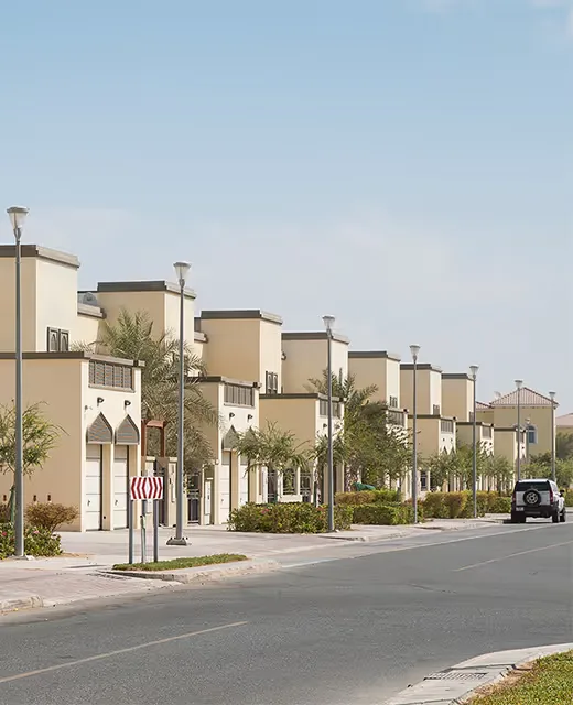 Jumeirah Park: community buildings and surroundings