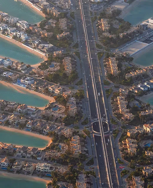Palm Jumeirah: community buildings and surroundings